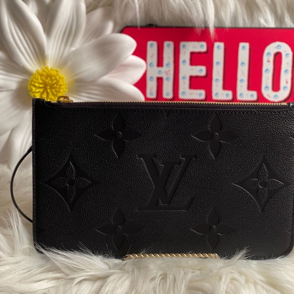 Louis  Vuitton Pouch ❤️❤️ NWT SOLD - Picture 6 of 10